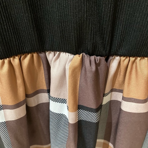 SHEIN flutter sleeve dress - Picture 2 of 3